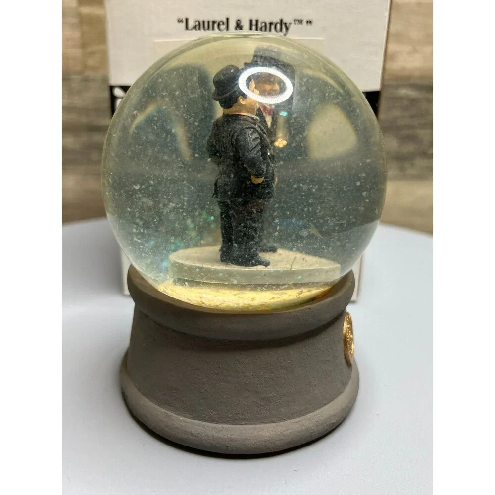 1999 Dave Grossman Creations Laurel & Hardy Water Snow Globe LHGL-1